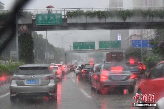 多预警齐发 全国多地有大到暴雨